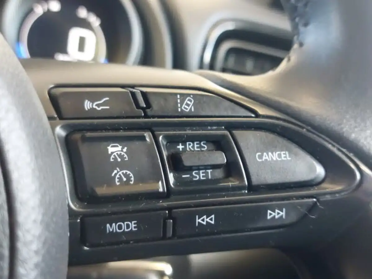 2022-toyota-yaris-15-vvt-i-design-big-18