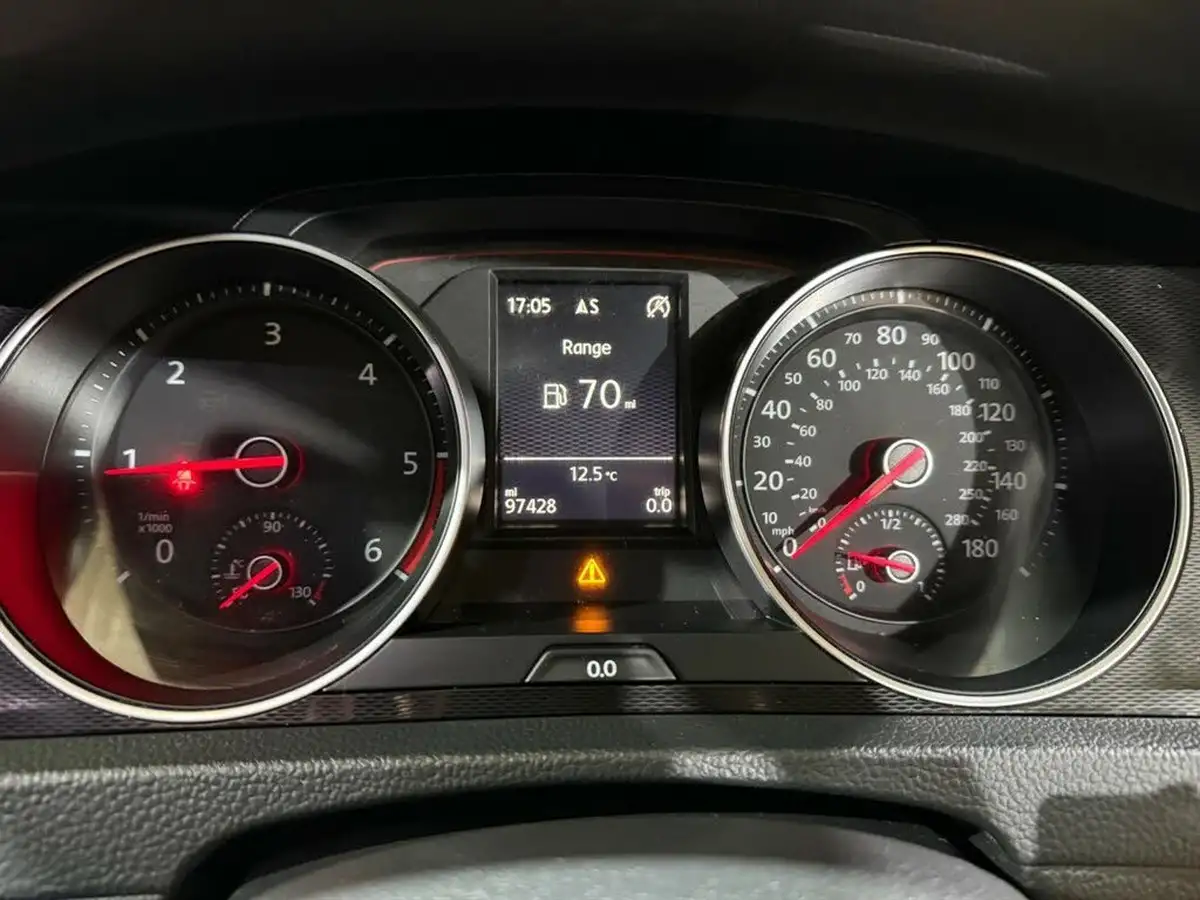 2016-volkswagen-golf-20tdi-gtd-bmtss-estate-5d-big-26
