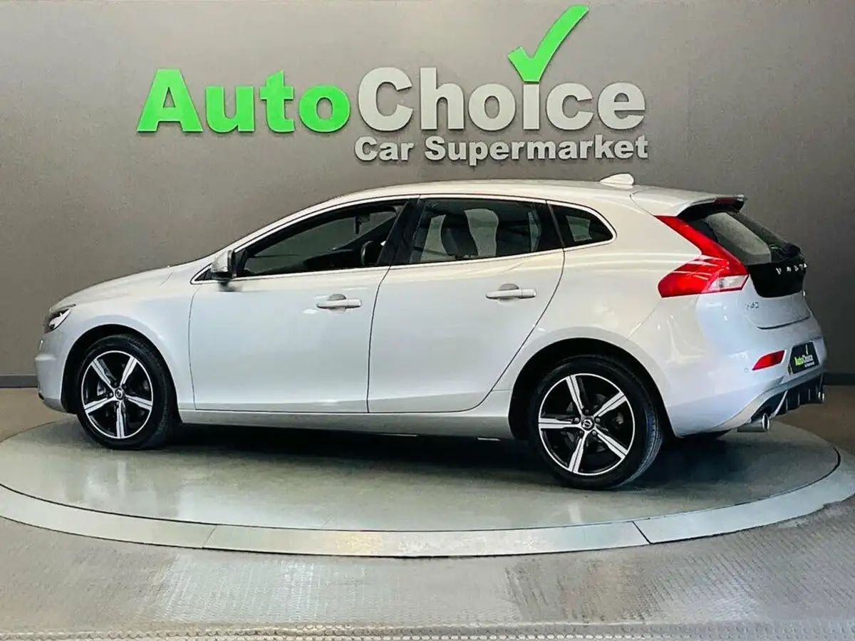 2018-volvo-v40-20td-d3-r-design-big-12