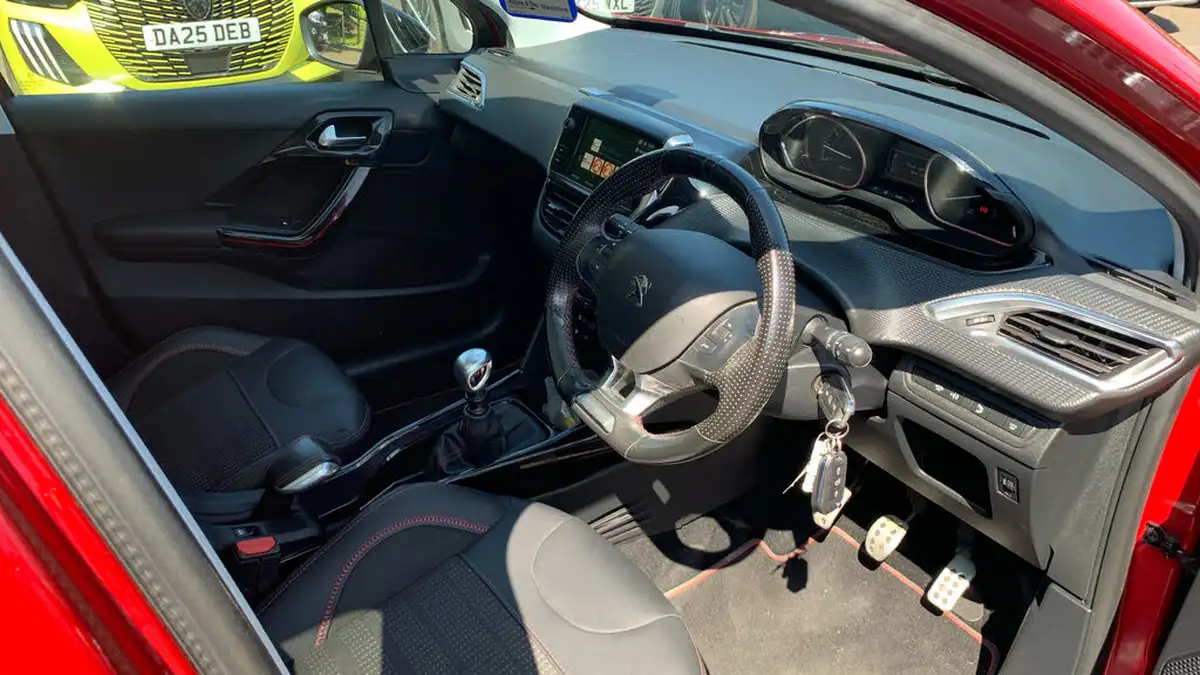 2019-peugeot-2008-suv-12-puretech-gt-line-130bhp-big-10