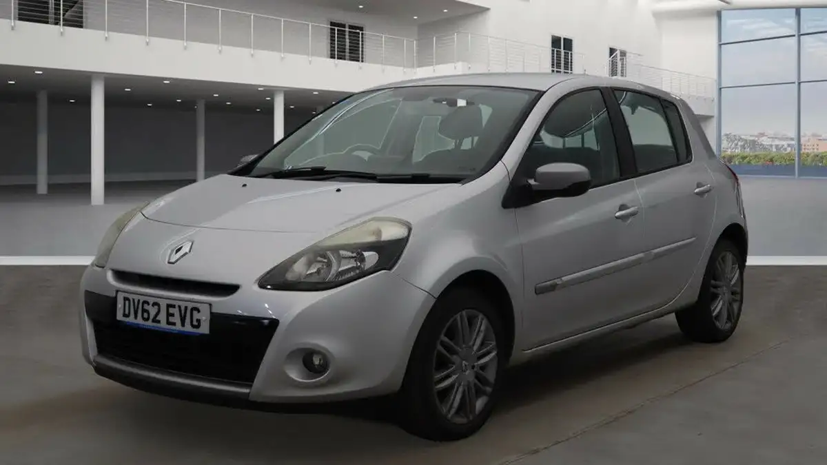 2012-renault-clio-12-dynamique-tom-tom-16v-75bhp-hatchback-5d-big-1