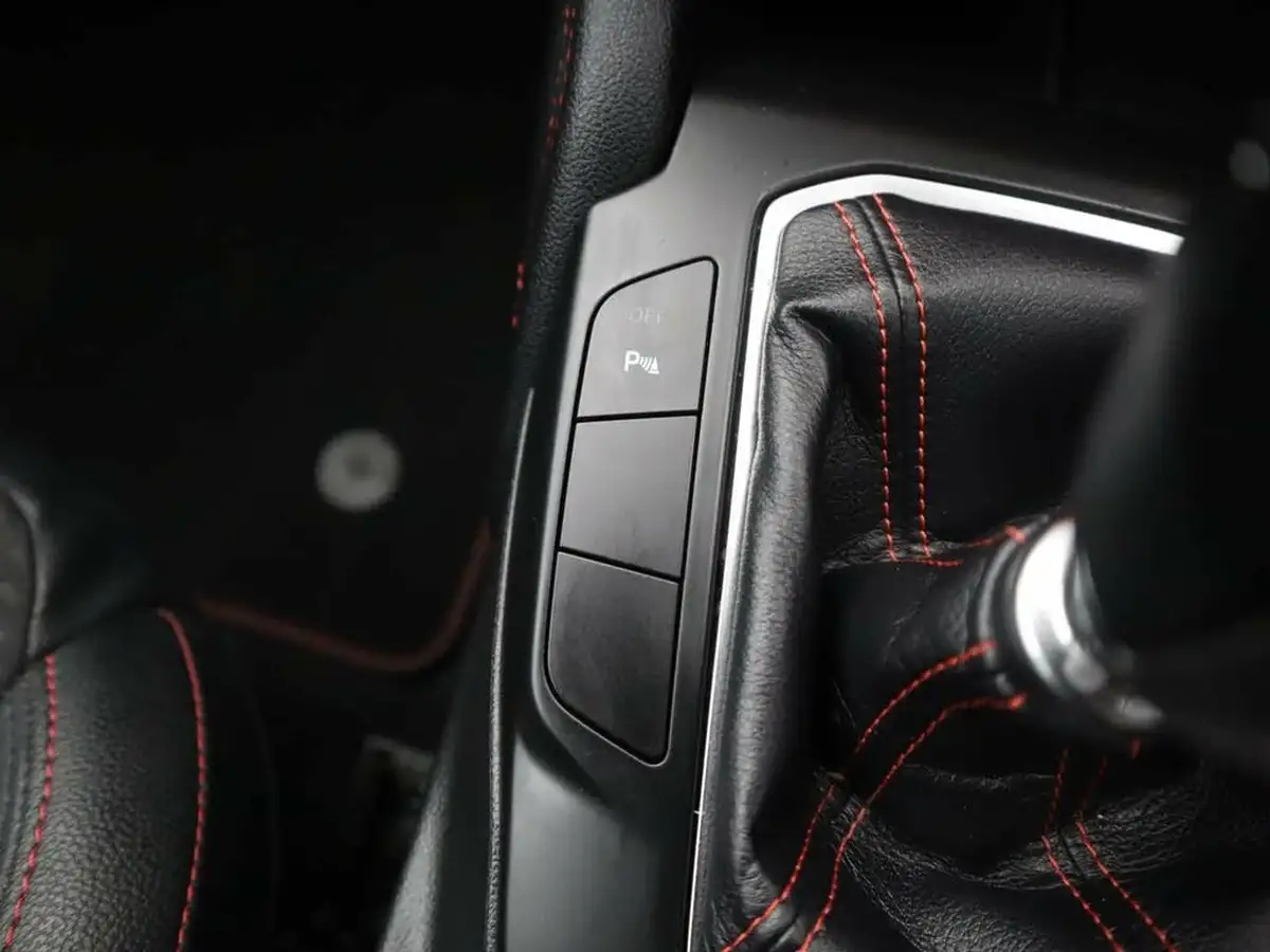 2019-ford-focus-10t-st-line-x-ss-hatchback-big-32