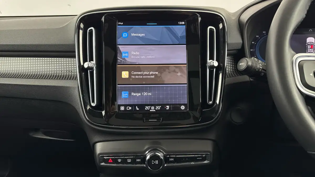 2022-volvo-c40-e-twin-recharge-pro-big-11