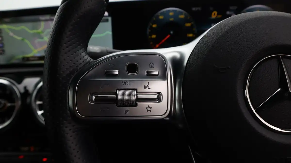 2022-mercedes-benz-a-class-13-a180-amg-line-premium-edition-hatchback-5d-7g-dct-big-25
