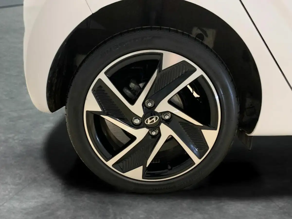 2024-hyundai-i10-10-premium-63ps-auto-big-30