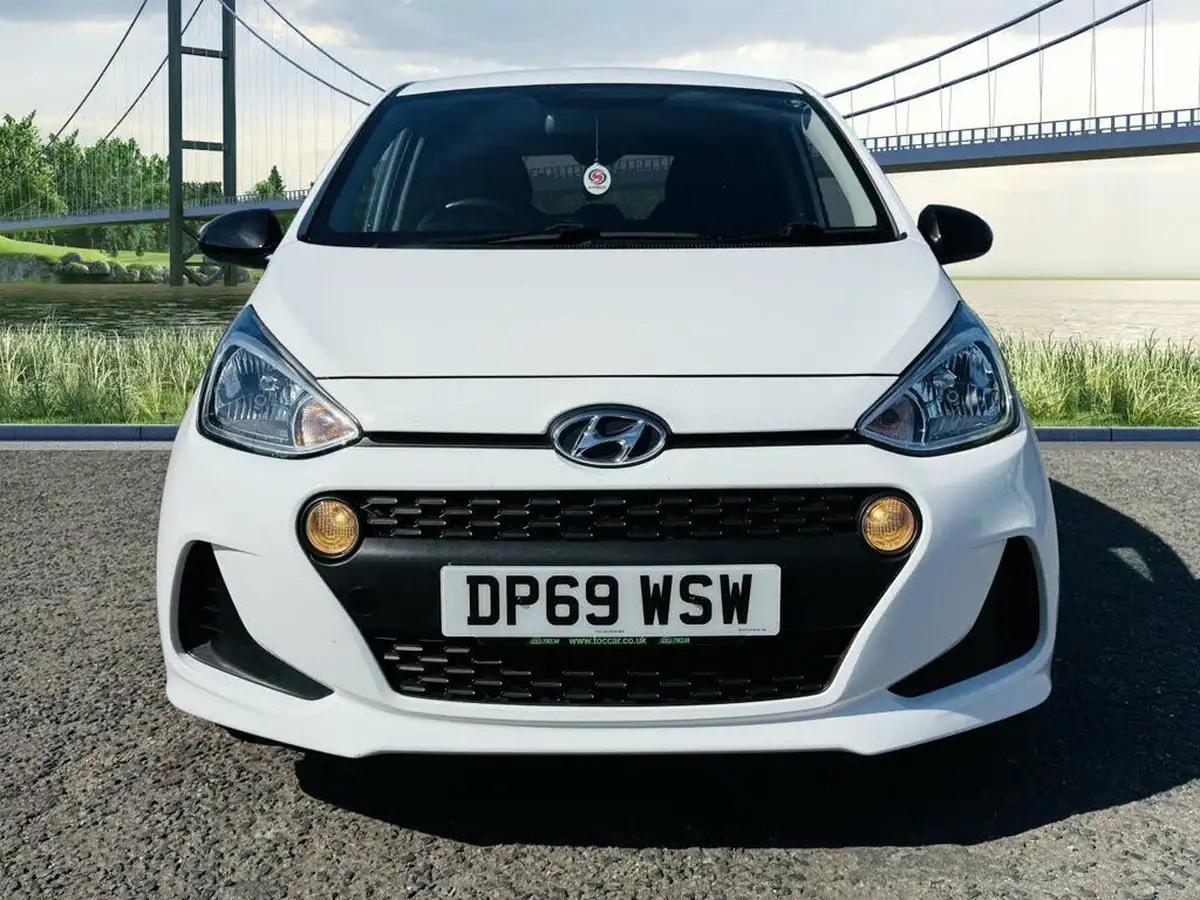 2019-hyundai-i10-10-play-big-8
