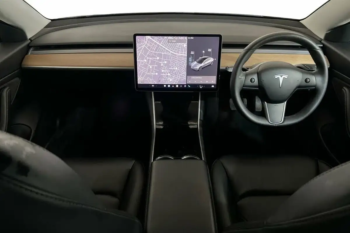 2020-tesla-model-3-e-long-range-big-8