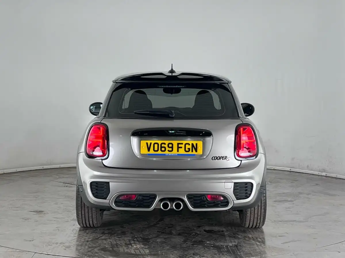 2019-mini-cooper-20-cooper-s-sport-189bhp-hatchback-3d-auto-big-3