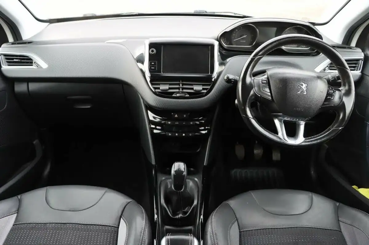 2015-peugeot-2008-crossover-12-puretech-allure-82bhp-big-13