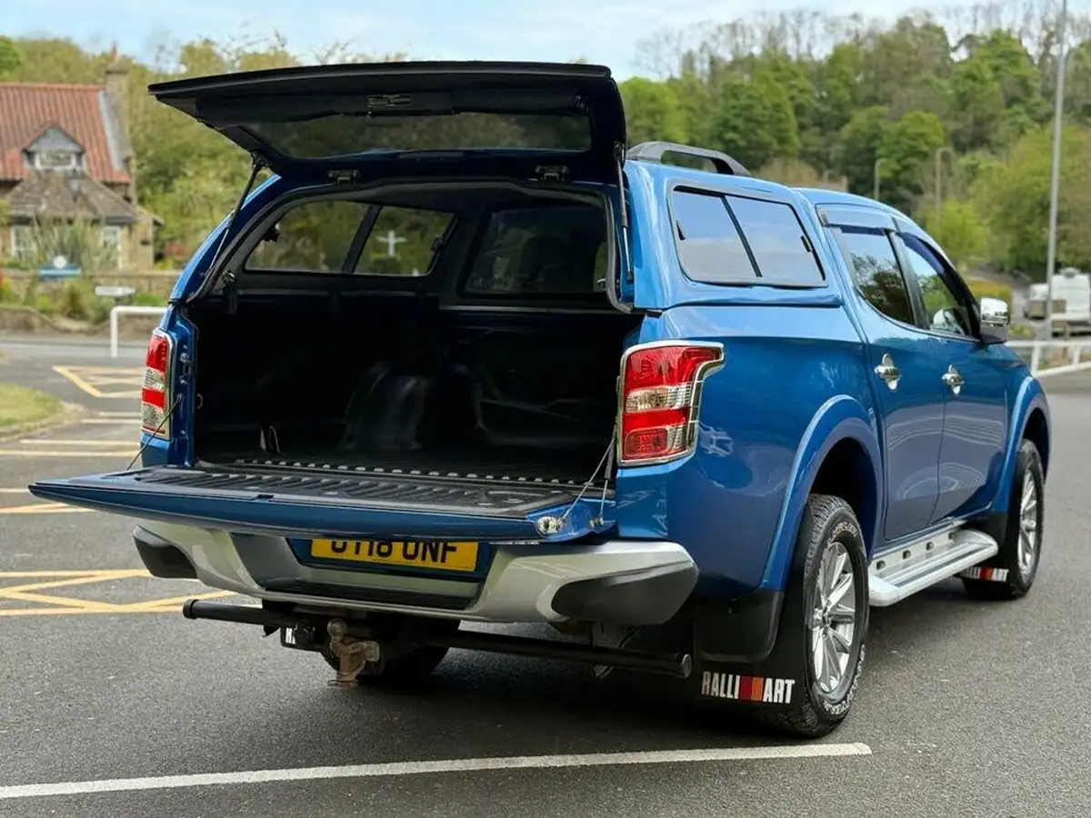 2018-mitsubishi-l200-24di-d-barbarian-eu6-big-16