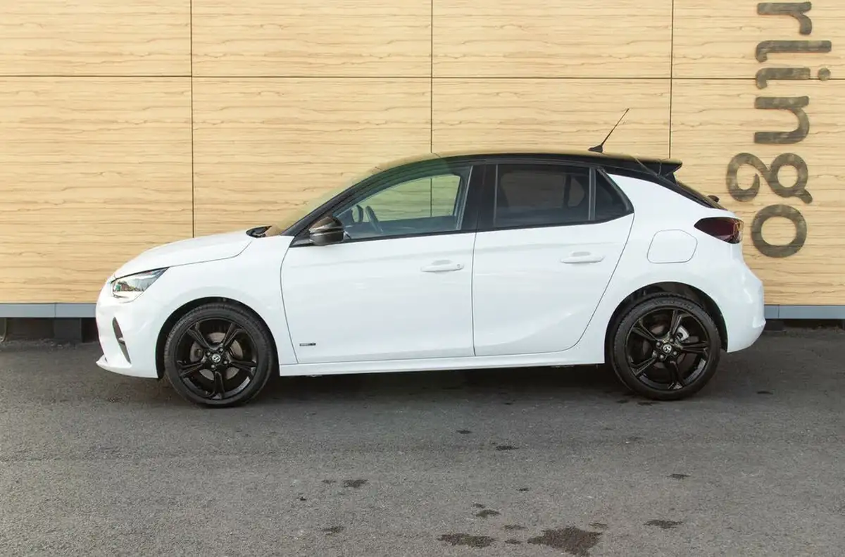 2021-vauxhall-corsa-12-turbo-griffin-edition-big-12