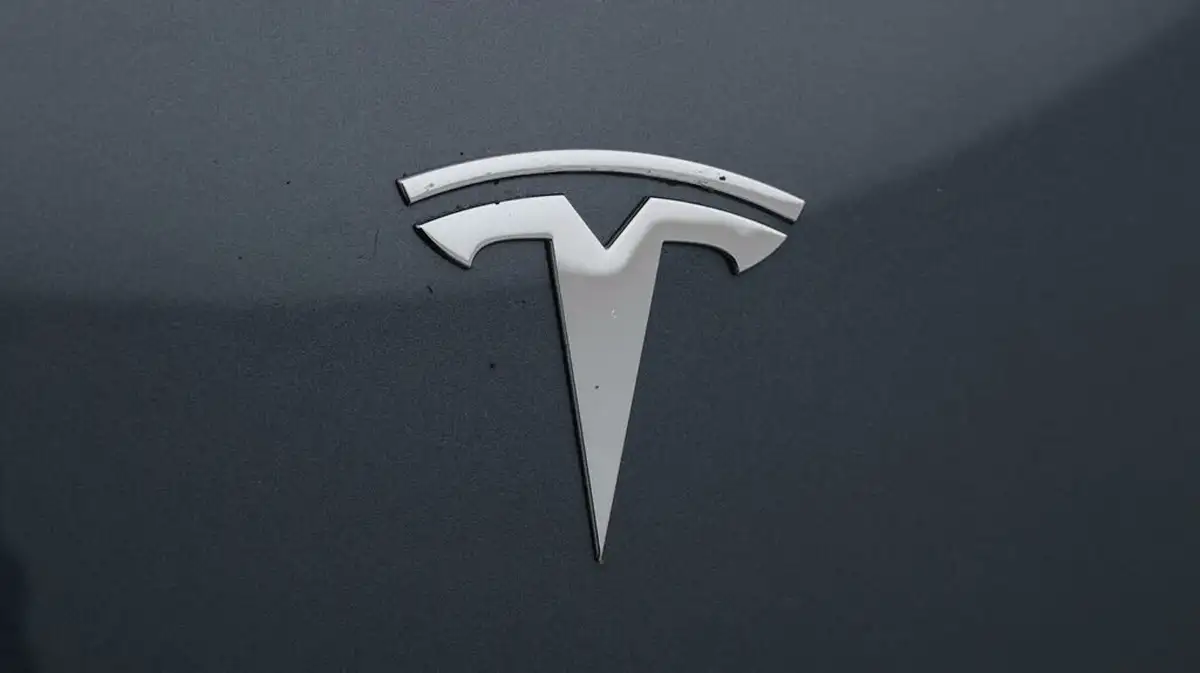 2021-tesla-model-3-e-long-range-4x4-big-23