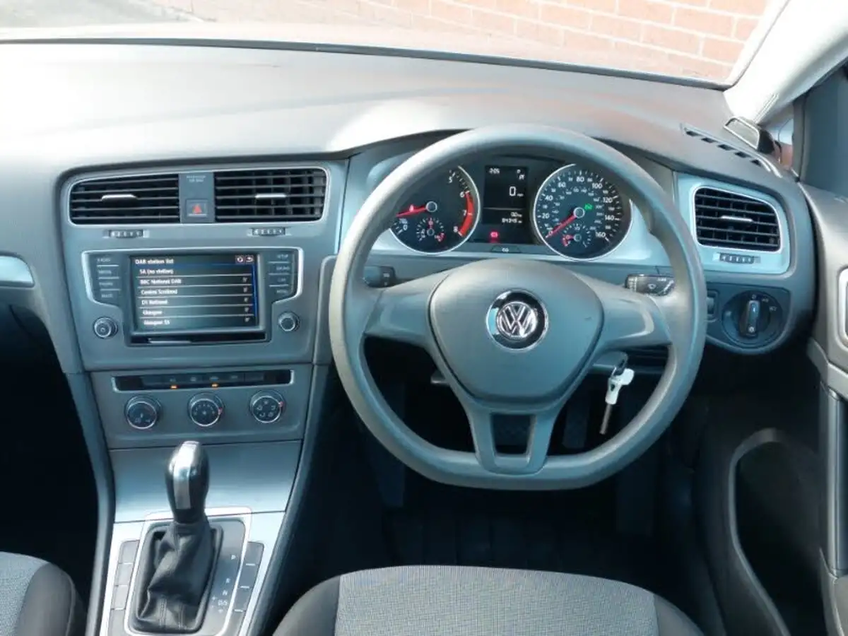 2017-volkswagen-golf-14-tsi-bmtss-estate-5d-dsg-big-6