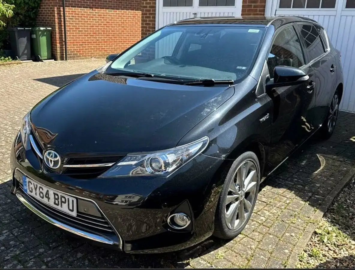 2014-toyota-auris-18-vvt-i-hsd-excel-hatchback-e-cvt-big-1