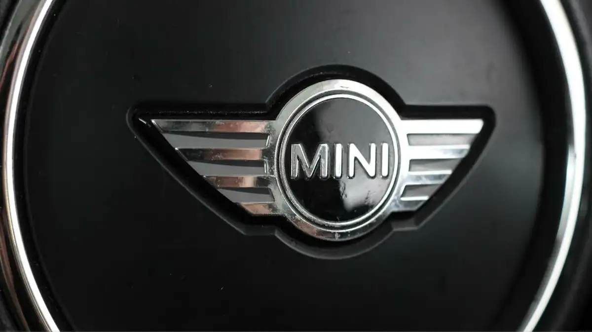2017-mini-cooper-15-cooper-ss-hatchback-3d-big-23
