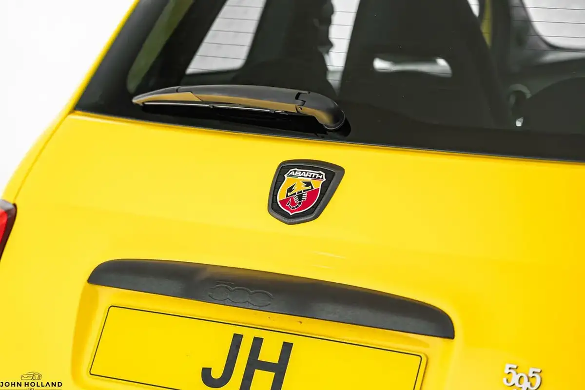 2020-abarth-595-14-tjet-competizione-big-15