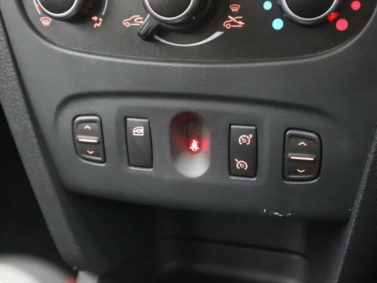 2020-dacia-sandero-stepway-09-tce-techroad-big-16