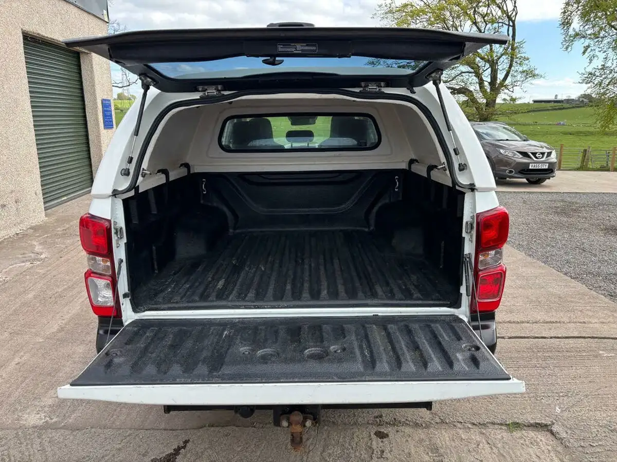 2021-isuzu-d-max-19td-utility-4x4-double-pickup-big-17