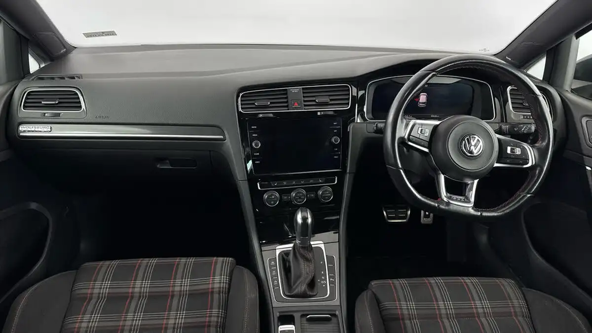 2018-volkswagen-golf-20-tsi-gti-5d-dsg-big-10
