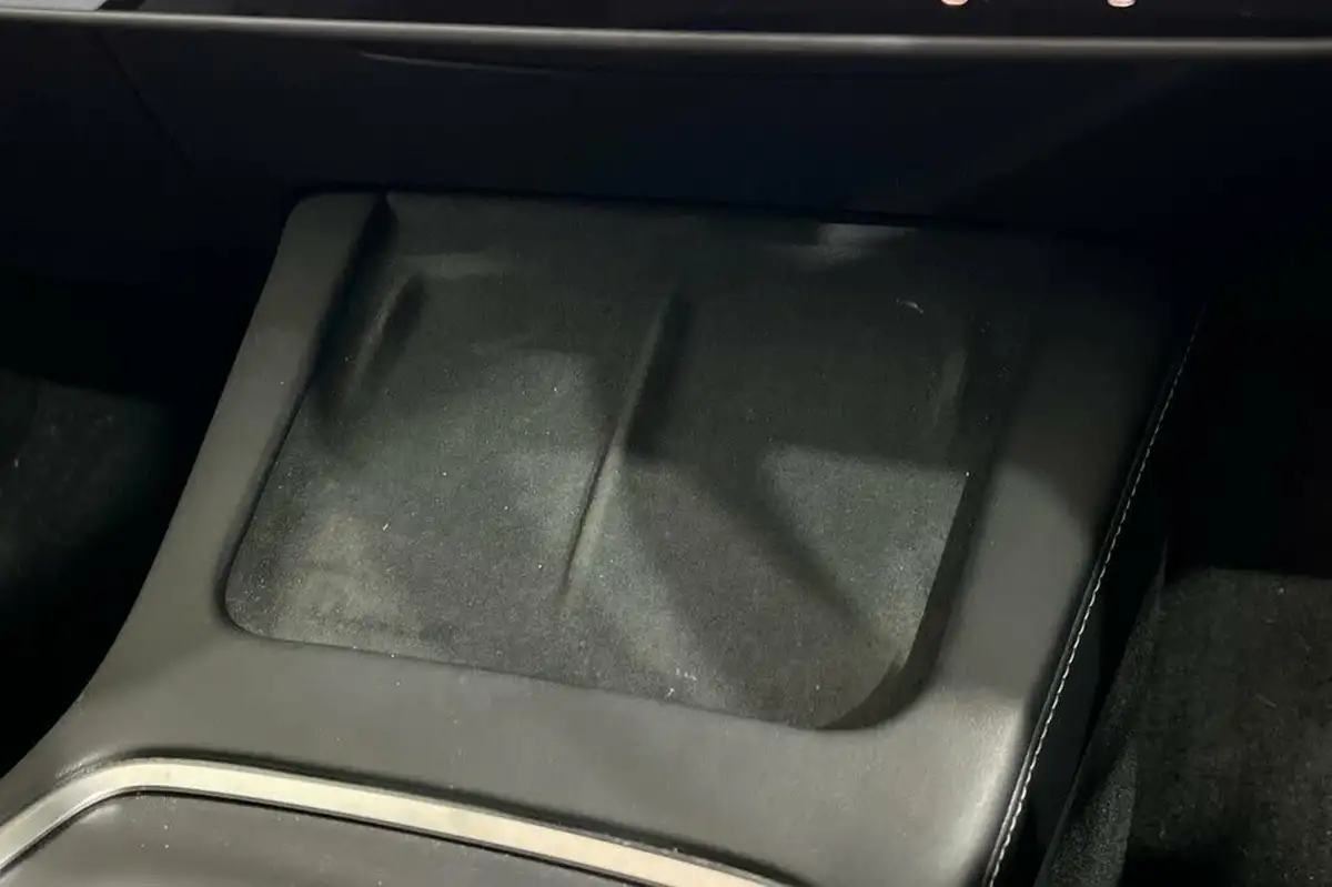 2020-tesla-model-3-e-long-range-big-30