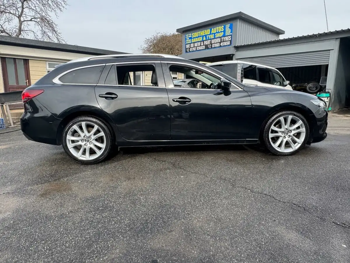 2015-mazda-mazda6-22td-sport-nav-175ps-tourer-5d-big-4