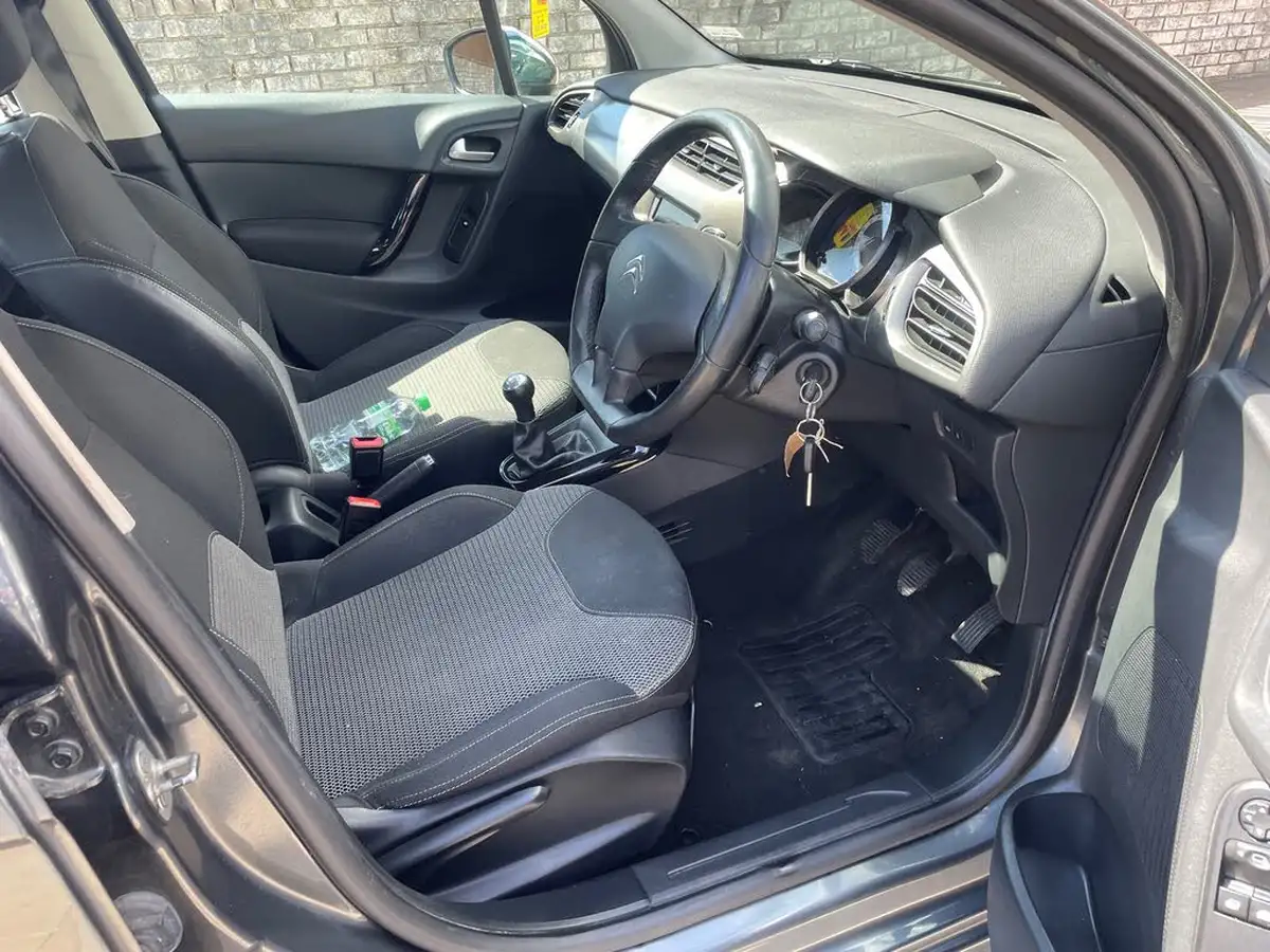 2014-citroen-c3-12-selection-puretech-82ps-big-7
