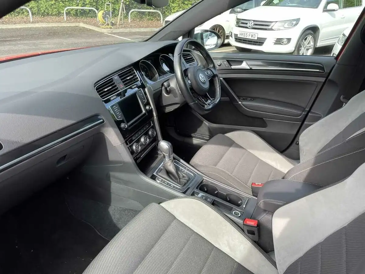 2016-volkswagen-golf-20-tsi-r-4motion-bmt-ss-hatchback-5d-dsg-big-25