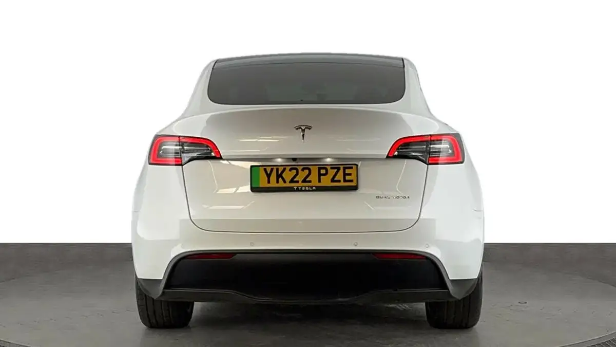 2022-tesla-model-y-e-long-range-big-4