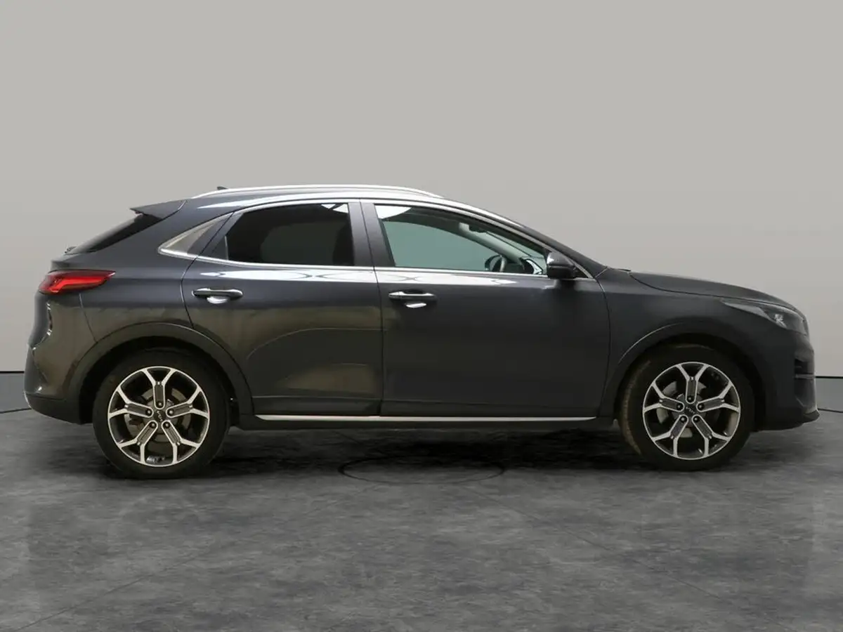 2022-kia-xceed-15-t-gdi-3-big-8