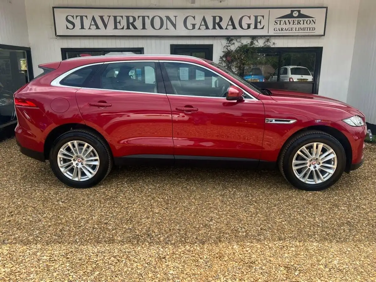 2016-jaguar-f-pace-20-i4d-portfolio-awd-auto-big-4