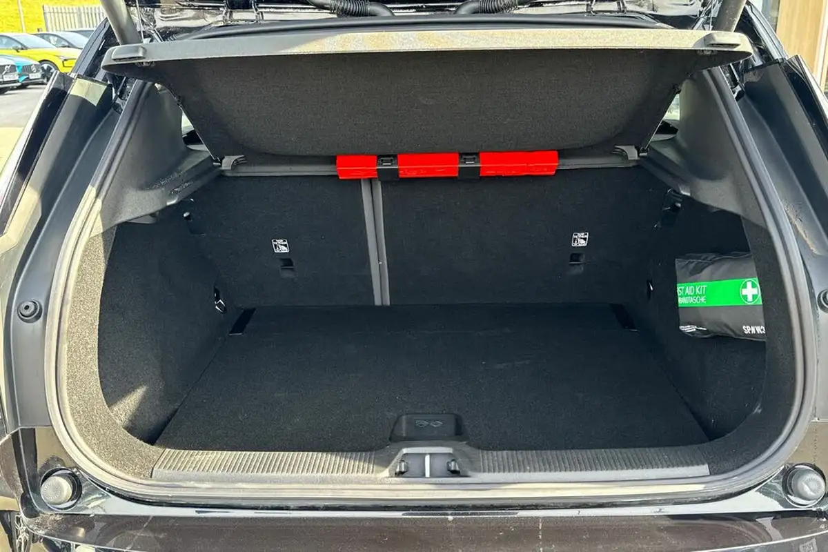 2024-volvo-ex30-e-single-motor-plus-extended-range-big-7