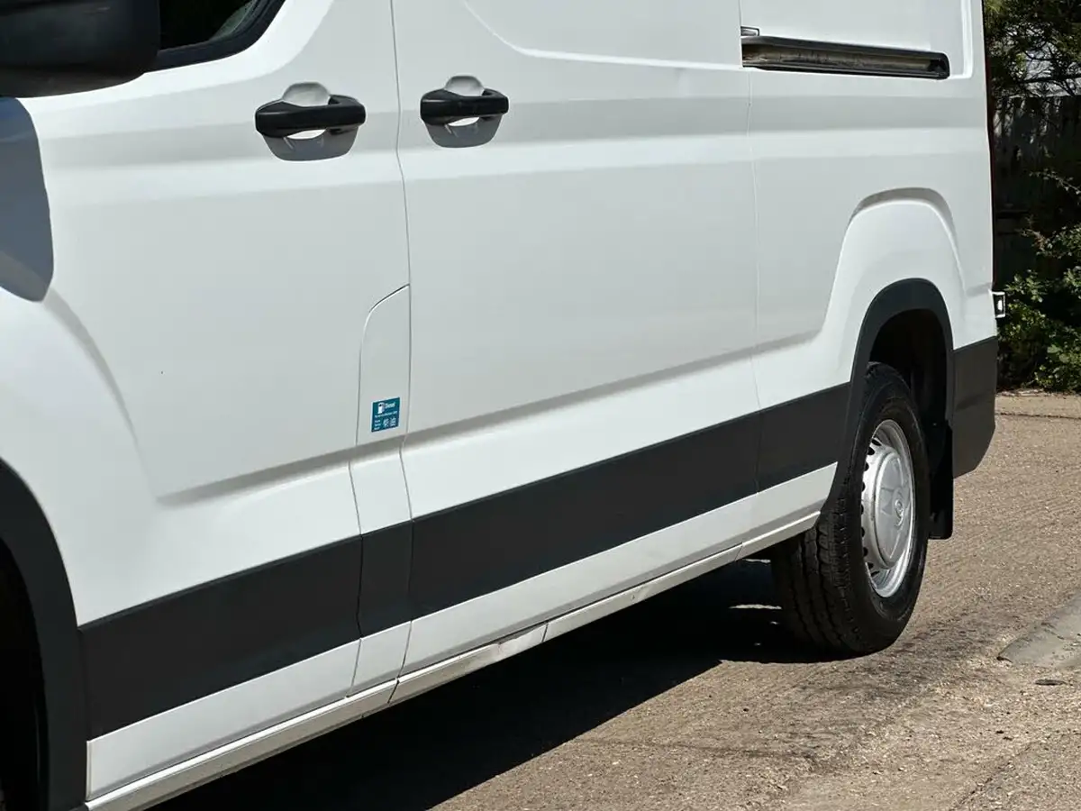 2023-maxus-deliver-9-big-20