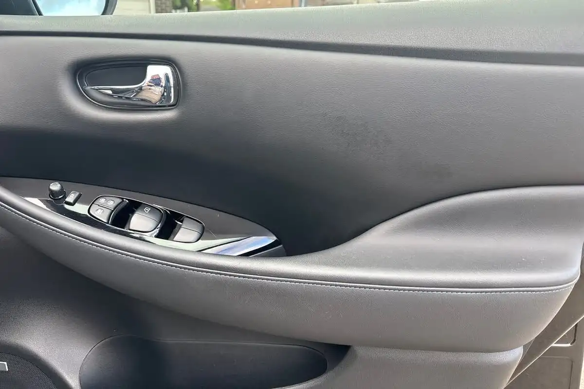 2020-nissan-leaf-e-e-tekna-big-26