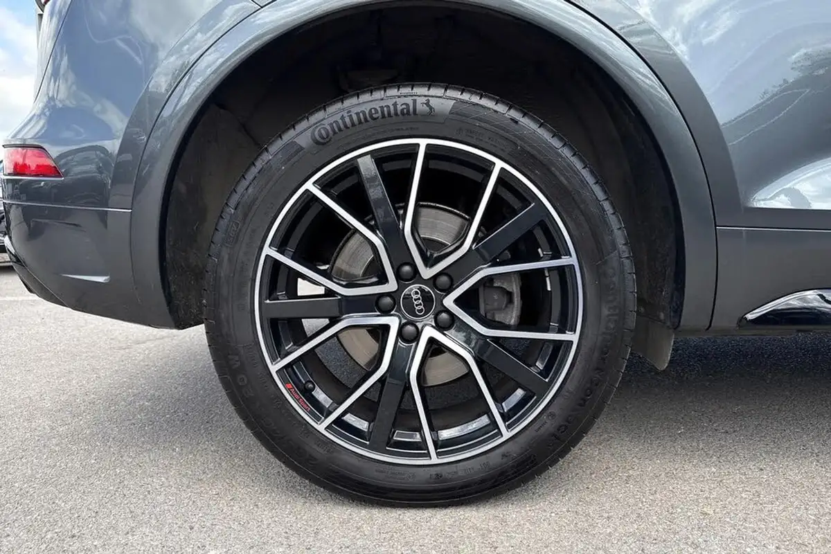 2024-audi-q5-20-45-tfsi-black-edition-station-wagon-big-10
