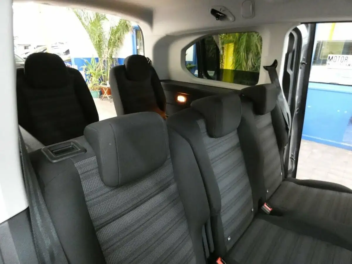2022-vauxhall-combo-life-15-se-xl-100ps-big-38