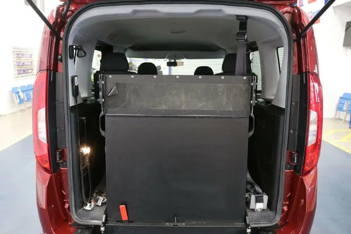 2017-fiat-doblo-14-easy-big-10