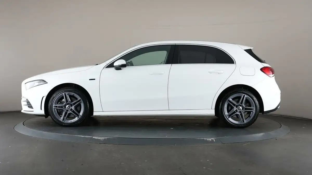 2020-mercedes-benz-a-class-13-a250e-amg-line-hatchback-5d-big-35