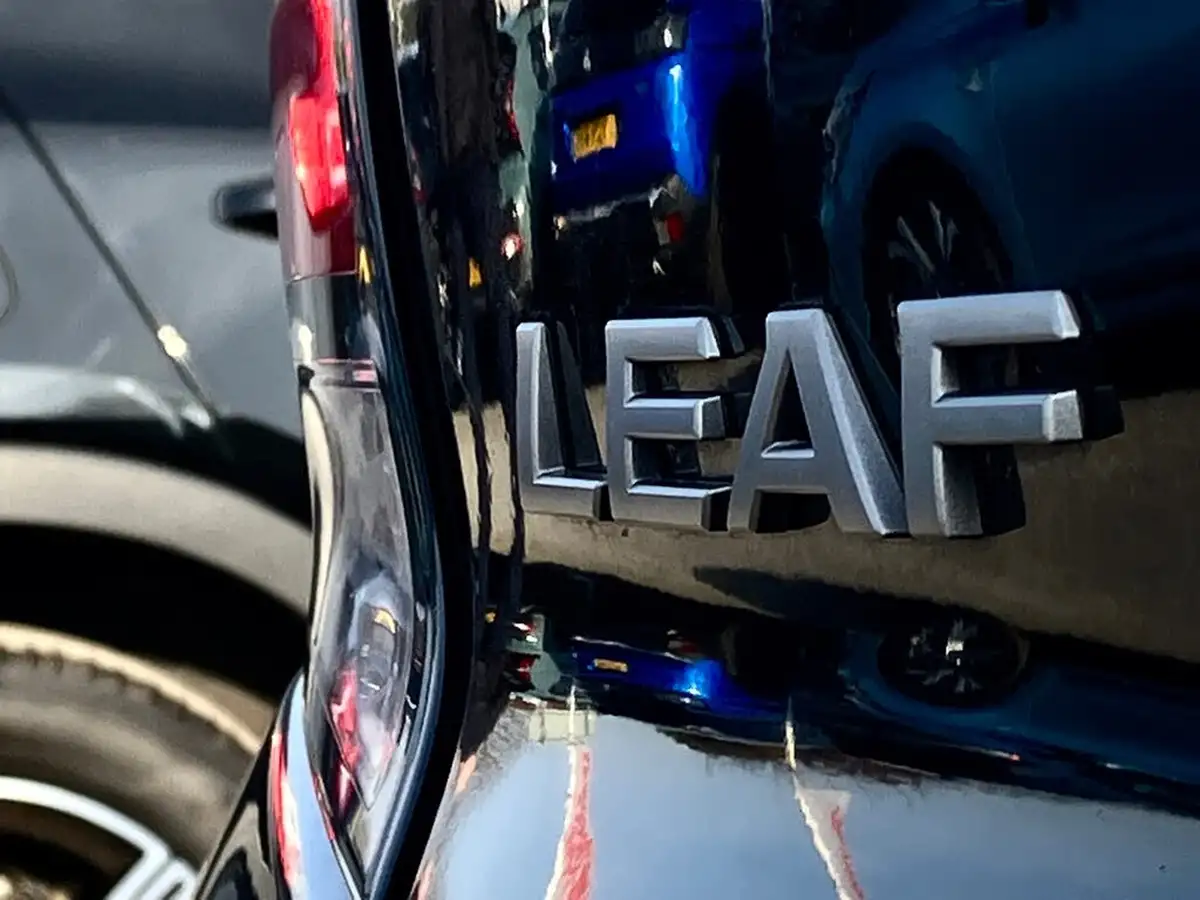 2024-nissan-leaf-e-tekna-39kwh-big-48