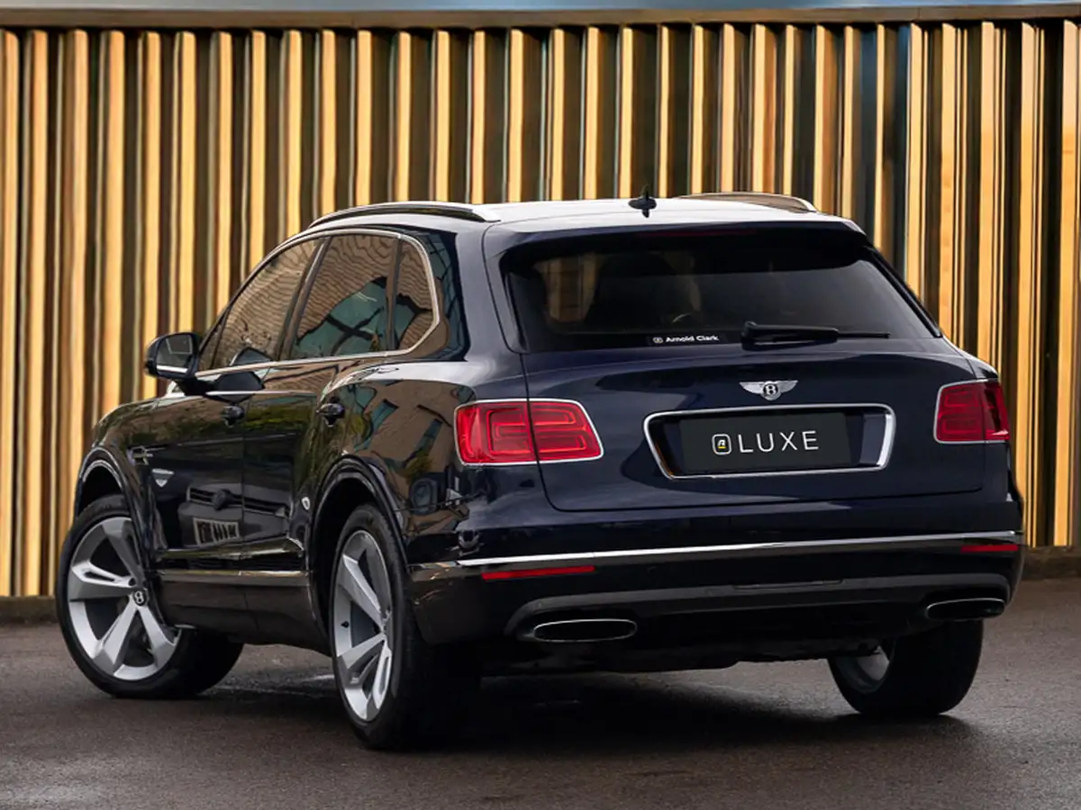 2016-bentley-bentayga-60-w12-big-1
