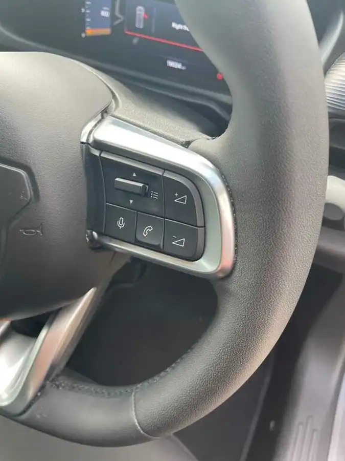 2024-jeep-avenger-12-gse-altitude-big-13