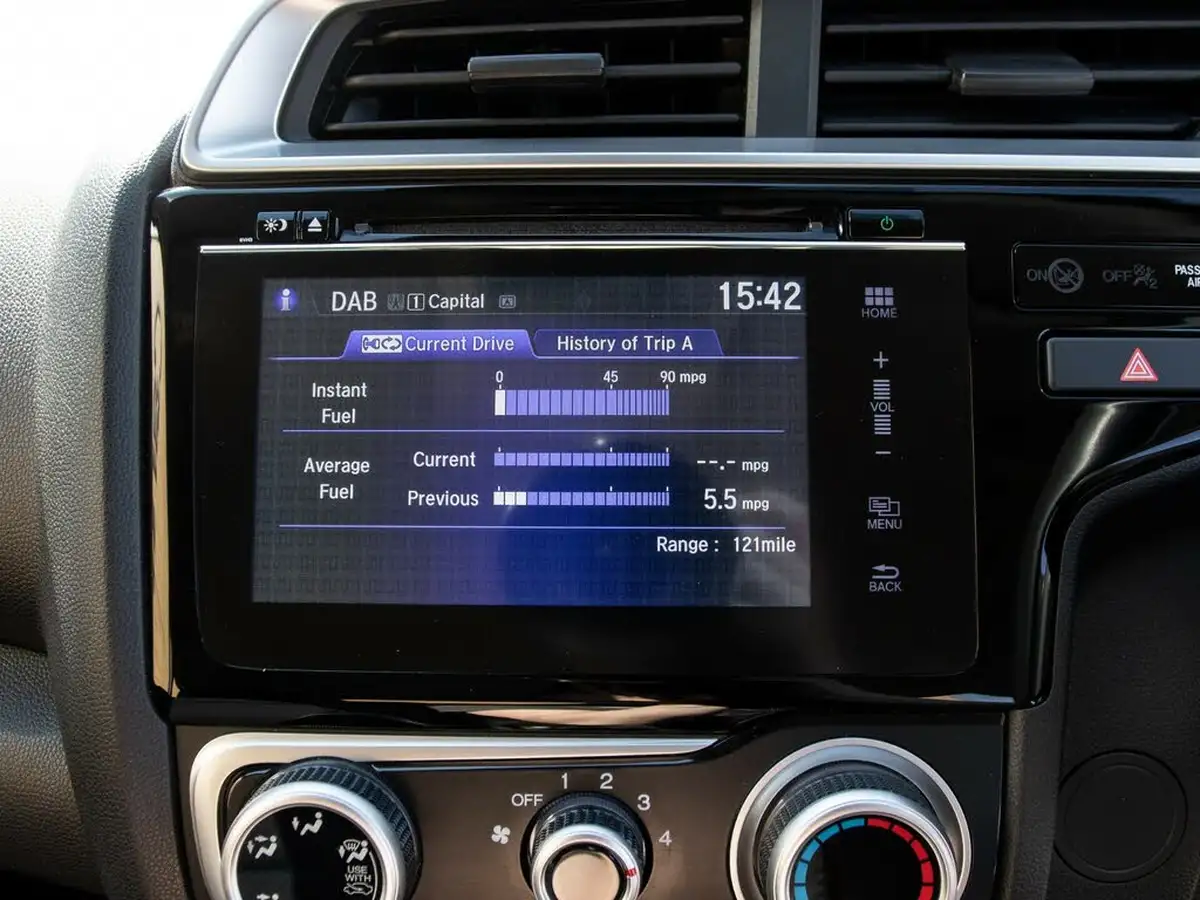 2018-honda-jazz-13-i-vtec-se-navi-cvt-big-26