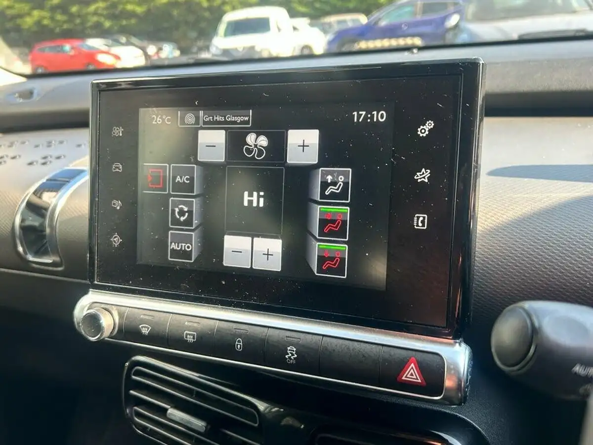 2017-citroen-c4-cactus-12-puretech-w-big-9