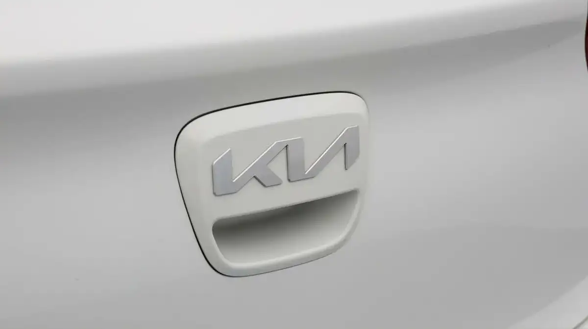 2022-kia-rio-12-dpi-1-big-32