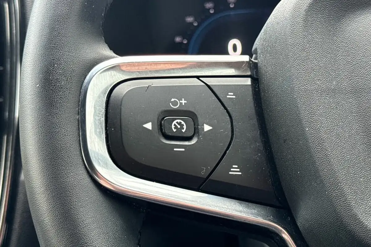 2022-volvo-xc40-e-twin-recharge-plus-big-10