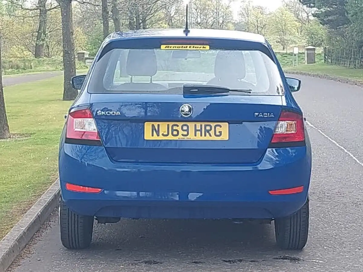 2019-skoda-fabia-10-mpi-s-hatchback-big-17