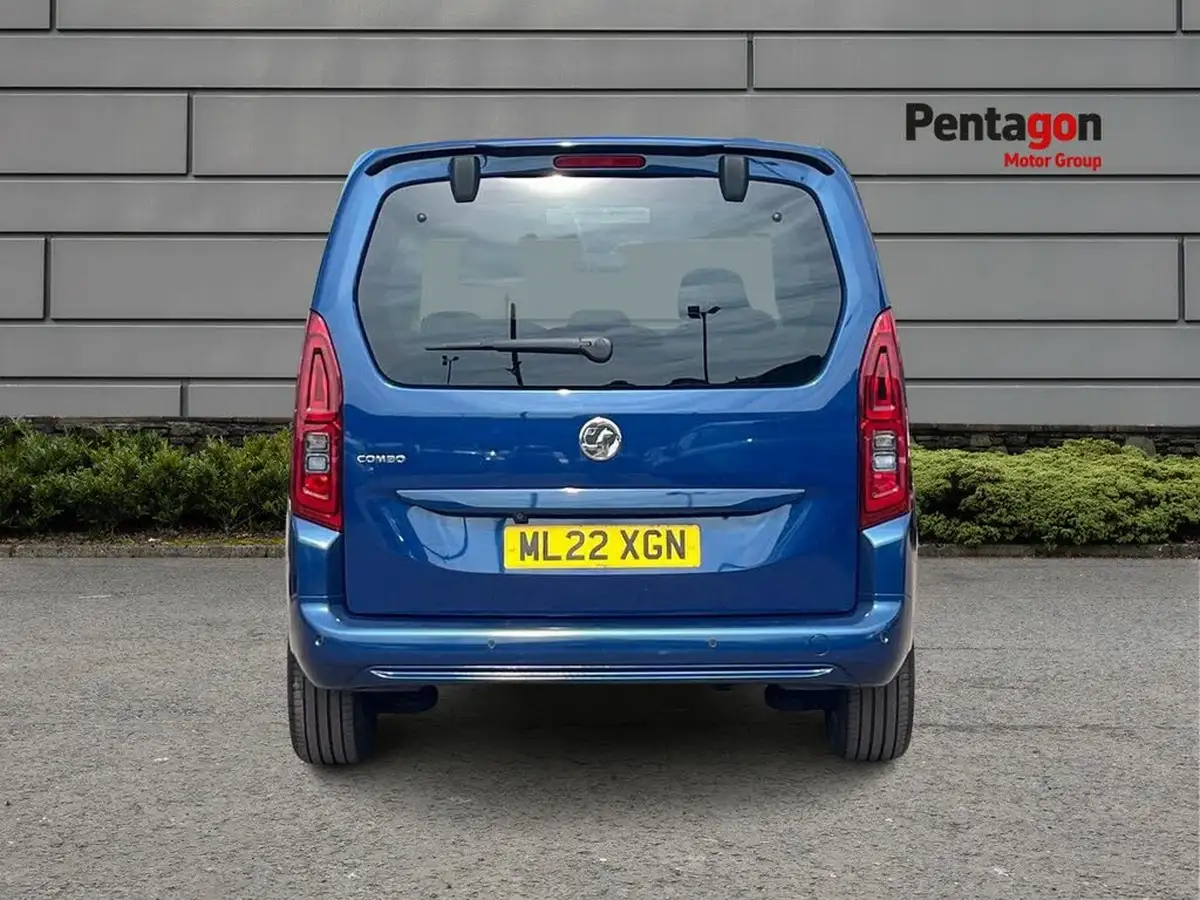 2022-vauxhall-combo-life-15-se-100ps-big-16