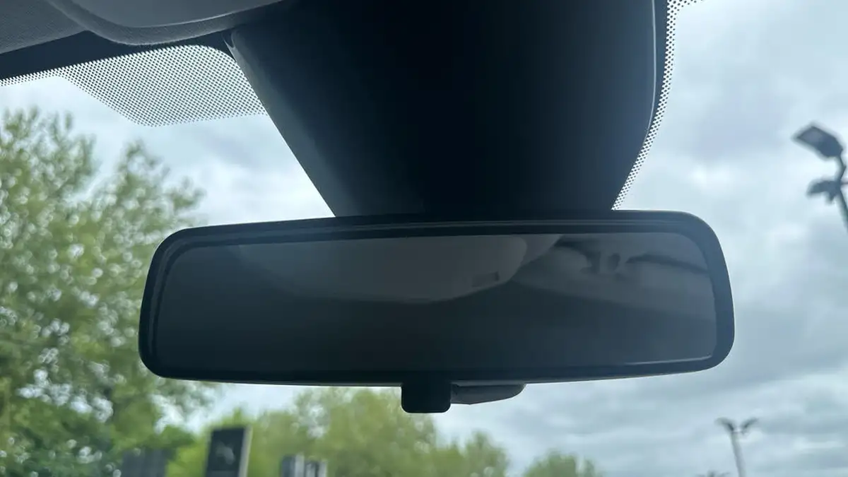 2023-peugeot-208-12-puretech-active-premium-100ps-eat8-big-36