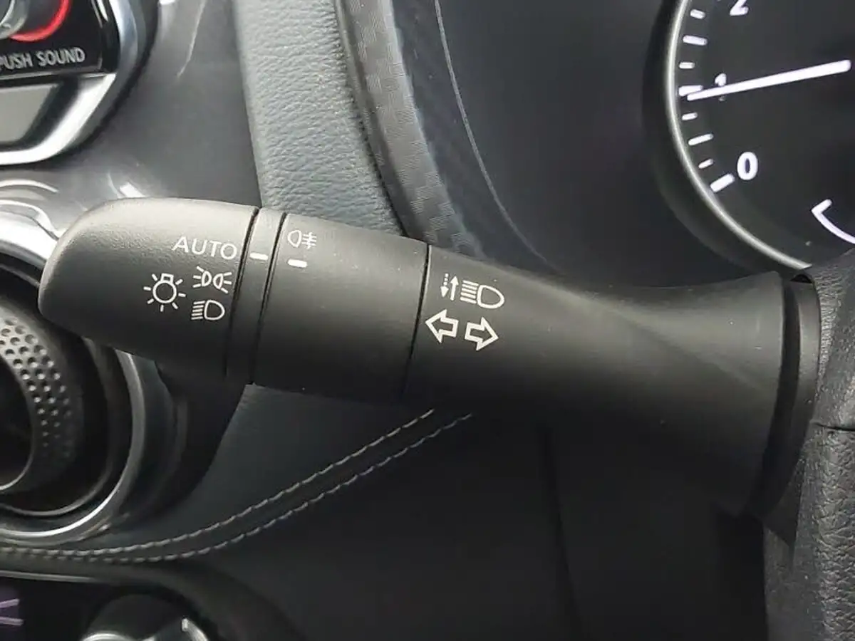 2021-nissan-juke-10-dig-t-n-connecta-dct-big-18