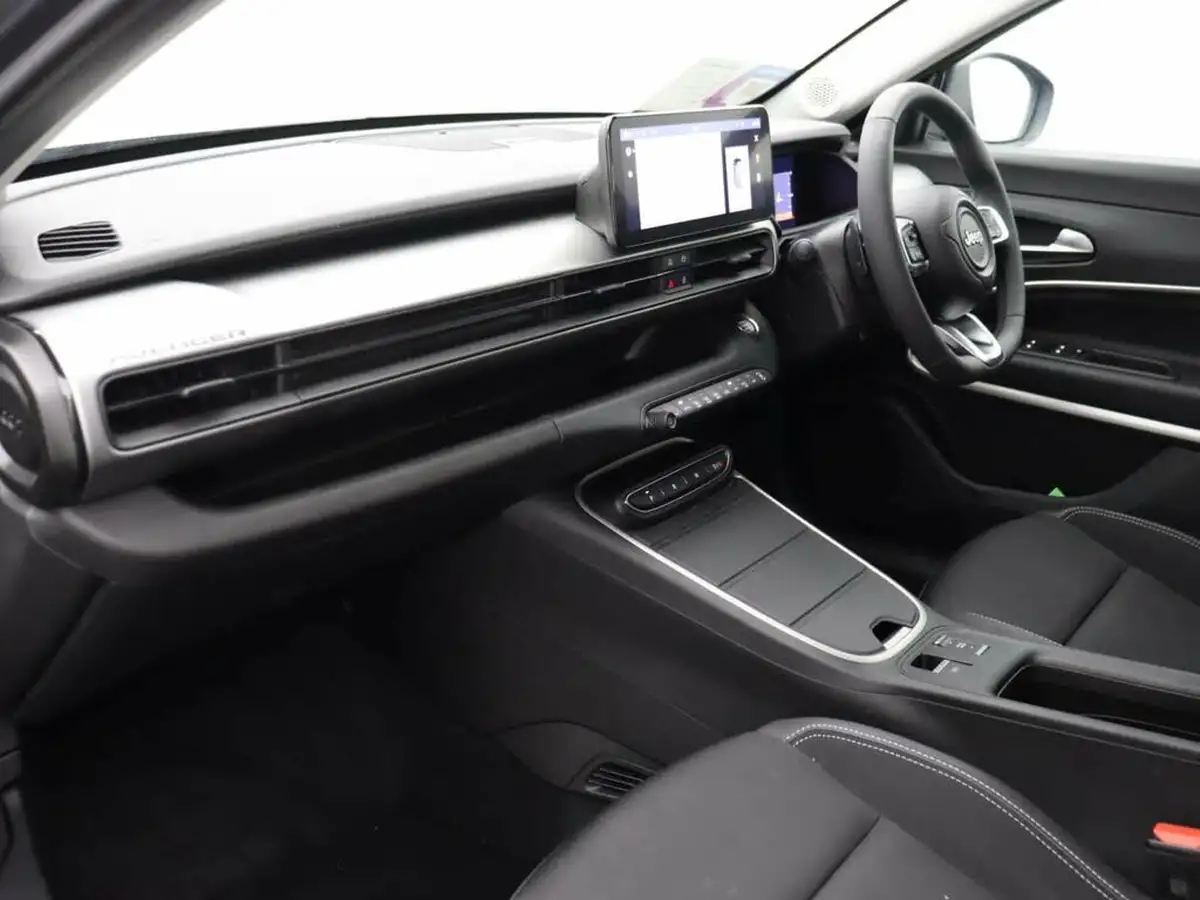 2024-jeep-avenger-12-gse-summit-e-hybrid-48v-auto-big-10