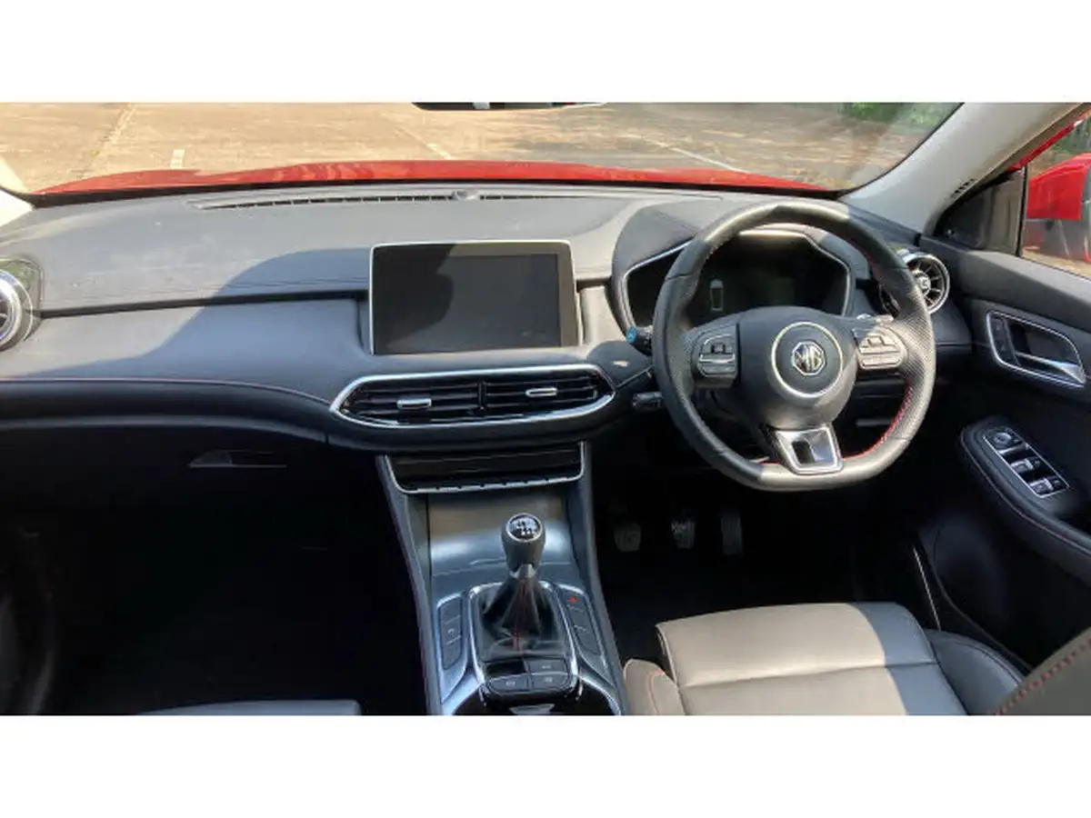 2024-mg-hs-15t-gdi-se-162ps-1490cc-big-9